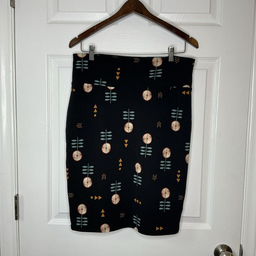 LuLaRoe Cassie Pencil Skirt Black Abstract Yoga Waist Band